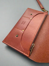 Load image into Gallery viewer, Claridge Leather (PDF Pattern)