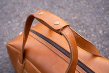 Load image into Gallery viewer, Claridge Leather Weekender Bag (PDF Pattern)
